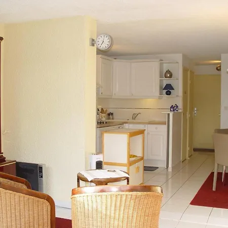 T2 Climatise Avec Piscine Et Parking Au Cap D'agde - Fr-1-607-52