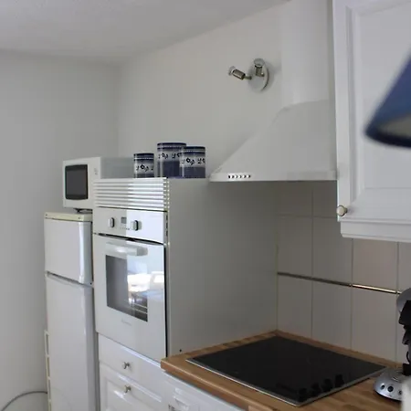 T2 Climatise Avec Piscine Et Parking Au Cap D'agde - Fr-1-607-52 *