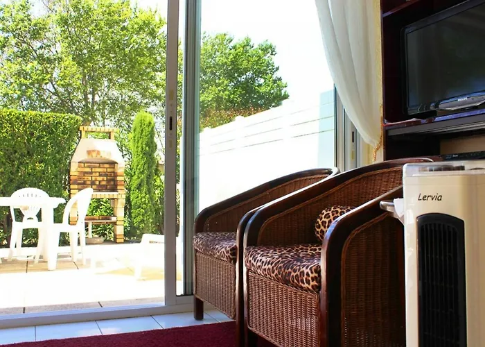 Апартаменты T2 Climatise Avec Piscine Et Parking Au Cap D'agde - Fr-1-607-52