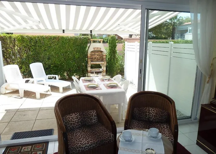 Appartement T2 Climatisé Avec Piscine Et Parking Au Cap D'agde - Fr-1-607-52