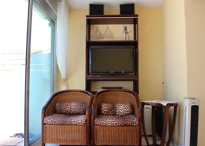 T2 Climatise Avec Piscine Et Parking Au Cap D'agde - Fr-1-607-52 Апартаменты *