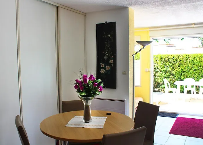 T2 Climatise Avec Piscine Et Parking Au Cap D'agde - Fr-1-607-52 Апартаменты